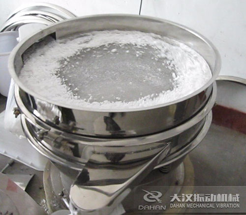 玻璃纖維振動(dòng)篩使用現(xiàn)場(chǎng) 玻璃纖維振動(dòng)篩使用現(xiàn)場(chǎng)